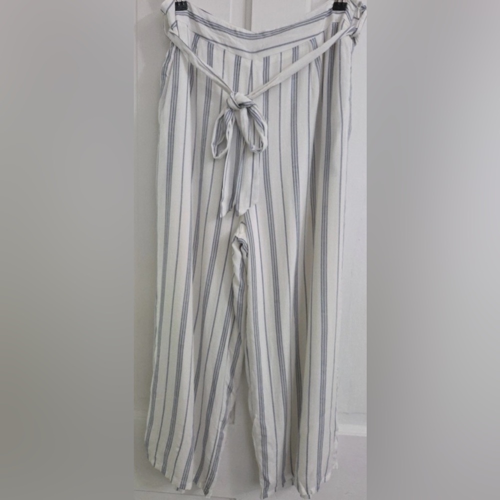 Promesa White Top with Navy Vertical Stripes
